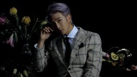 RM tampil dengan setelan jas seperti dalam MV Ego. Dok. Big Hit Entertainment