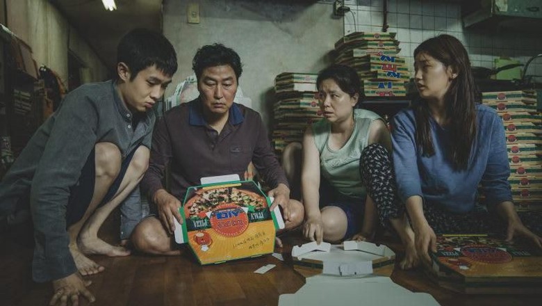 Parasite Adegan di film Parasite.