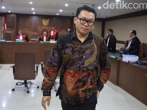 Kasus Suap Impor Ikan, Eks Dirut Perum Perindo Dituntut 5 Tahun Bui