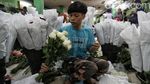 Berburu Bunga di Pasar Rawa Belong Jelang Hari Kasih Sayang