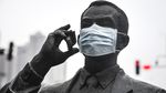 Patung-patung di China Ikutan Pakai Masker