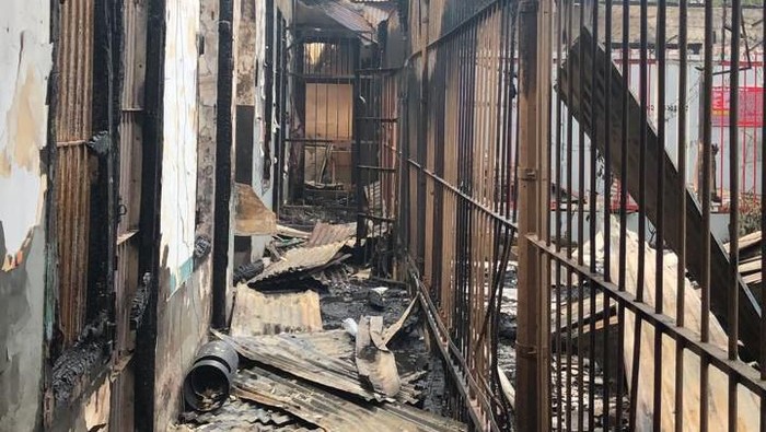Kerusuhan serta kebakaran terjadi di Rutan Kabanjahe, Karo, Sumatera Utara. Polda Sumut mengatakan tahanan di rutan itu yang melakukan pembakaran.
