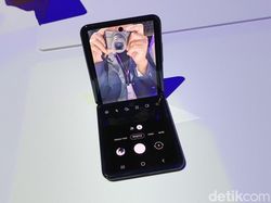 Menggenggam Galaxy Z Flip, Ponsel Layar Lipat Imut Harga Rp 21 Juta