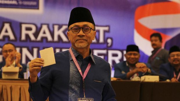 Manuver Amien Rais Usai Dipukul Zulhas Lewat Kongres PAN