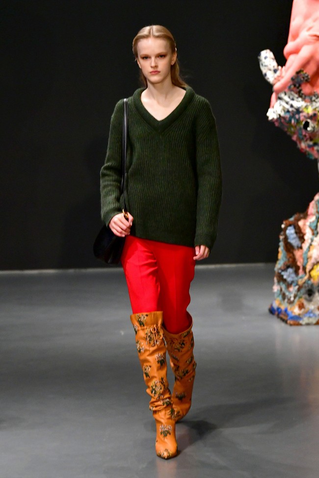 Fashion show Tory Burch fall/winter 2020 di New York Fashion Week 2020 yang digelar di Galeri Seni Sotheby, New York, Minggu [9/2/2020]. Photo by Slaven Vlasic/Getty Images.