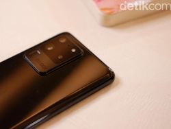 Aksi Menggoda Galaxy S20 Ultra Berfitur 100x Zoom