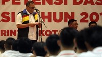 Wali Kota Bandung Oded M Danial turut memberikan sambutan di hadapan para peserta tes CPNS sebelum tes dimulai.