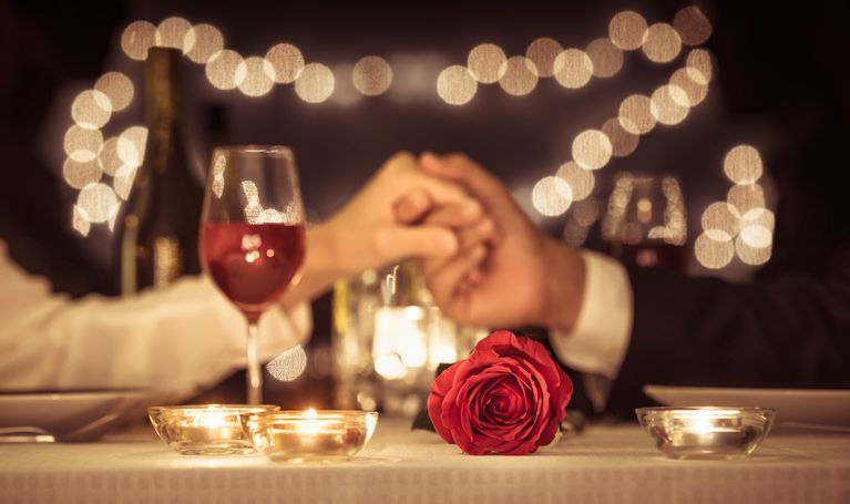 makan malam romantis