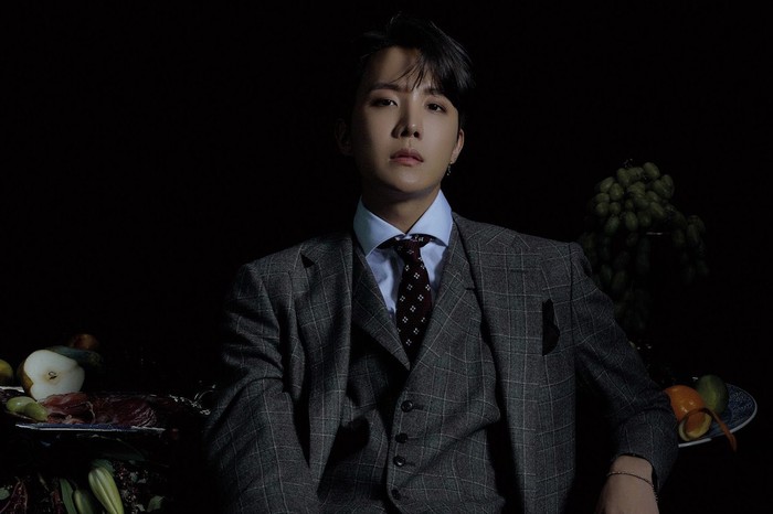 BTS Foto konsep BTS untuk album Map of The Soul: 7.