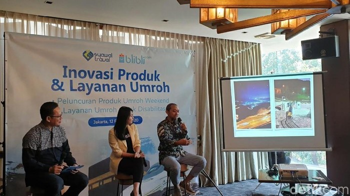 Acara peluncuran paket syariah.