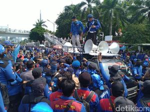 Buruh Tolak Aturan Bayar THR Bisa Dicicil atau Ditunda