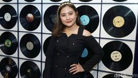 Sayangnya, Prilly Latuconsina tidak mengungkapkan siapa pria yang ia sindir kerap berbuat mesum di media sosial itu. Foto: Noel/detikFoto
