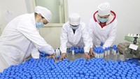 WHO sebelumnya memberi virus nama sementara virus Corona 2019-nCoV dan Komisi Kesehatan Nasional China minggu ini mengatakan sementara waktu menyebutnya novel coronavirus pneumonia atau NCP.