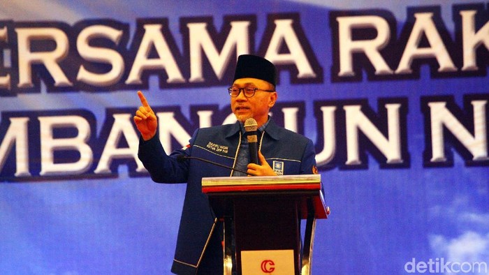 Ketua Umum PAN terpilih Zulkifli Hasan resmi menutup kongres di Kendari, Sulawesi Tenggara, Rabu (12/2/2020).