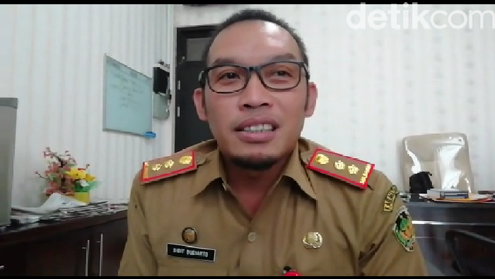 Isu tugu di Tol Madiun yang dikaitkan dengan palu arit PKI akan diusut tuntas. Sebab itu tersebut telah meresahkan warga.