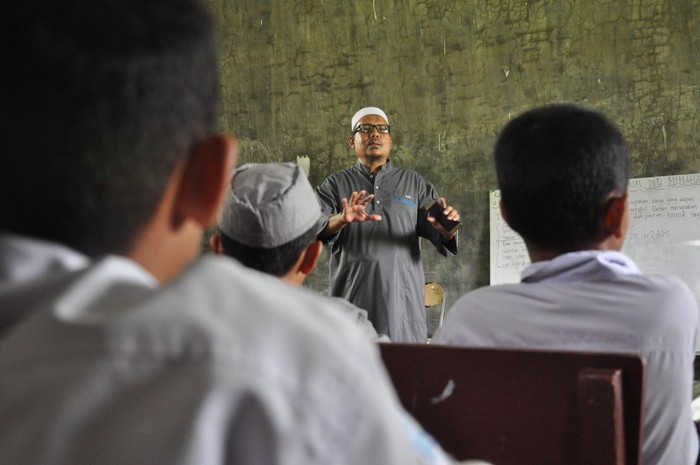 Seorang mantan terpidana kasus terorisme dirikan pesantren di Deli Serdang, Sumut. Pesantren itu diharapkan dapat cegah berkembangnya radikalisme di masyarakat.