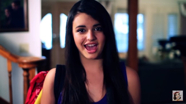 Ingatkah Anda dengan Rebecca Black? Seorang remaja 13 tahun yang terkenal dengan lagunya Friday sembilan tahun lalu. Lama tak terlihat di media, kini Rebecca telah tumbuh menjadi wanita muda cantik yang hampir tak dikenali. Foto: Instagram @msrebeccablack