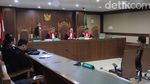 Didakwa Terima Suap, Begini Ekspresi Eks Dirut Perum Perindo