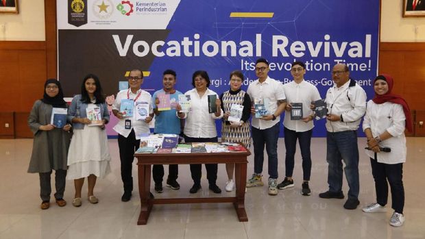 Darius Sinathrya Puji Terbitnya Buku 'Kecanduan Game Online'