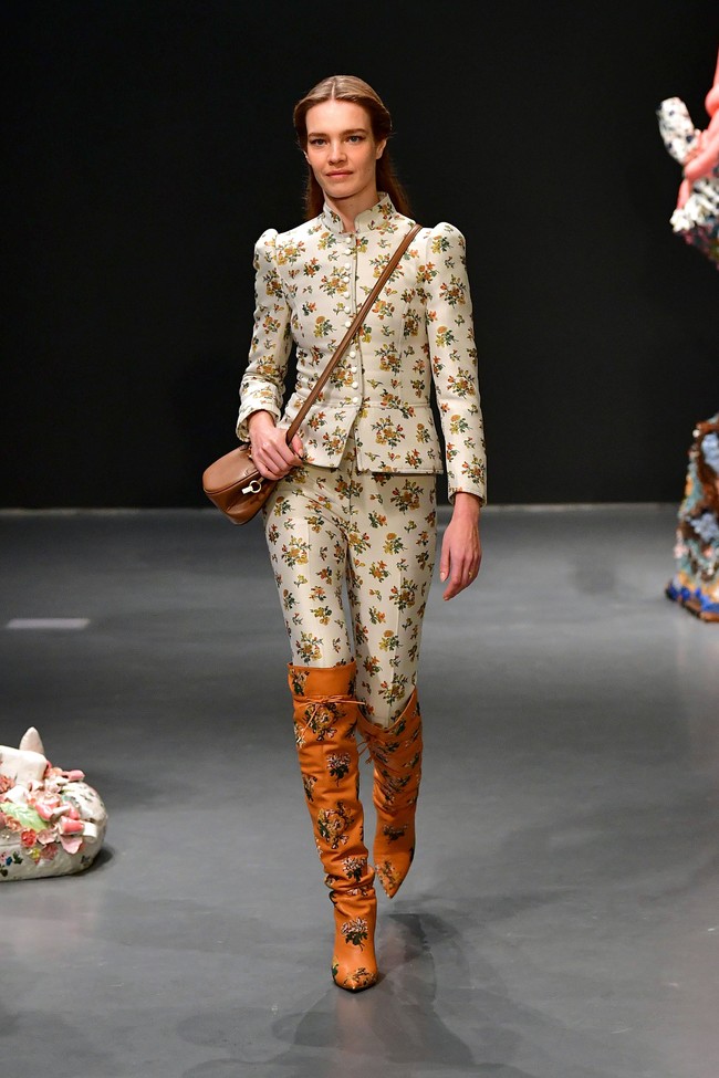 Fashion show Tory Burch fall/winter 2020 di New York Fashion Week 2020 yang digelar di Galeri Seni Sotheby, New York, Minggu [9/2/2020]. Photo by Slaven Vlasic/Getty Images.