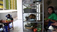 Proses pembangunan Rusun Pasar Rumput telah selesai dan sejumlah pedagang sudah menempati kios-kios yang ada.