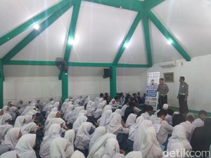 Tekan Korban Kecelakaan Pelajar di Gresik, Police Goes to School Lagi