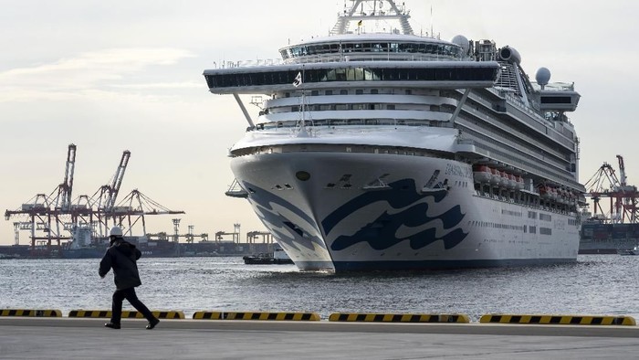 Kasus virus corona di kapal pesiar Diamond Princess yang dikarantina di Jepang bertambah. Kini ada 174 orang dan 1  petugas karantina yang positif virus corona.
