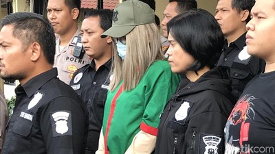 Bermasker dan Baju Tahanan, Ini Penampakan Lucinta Luna