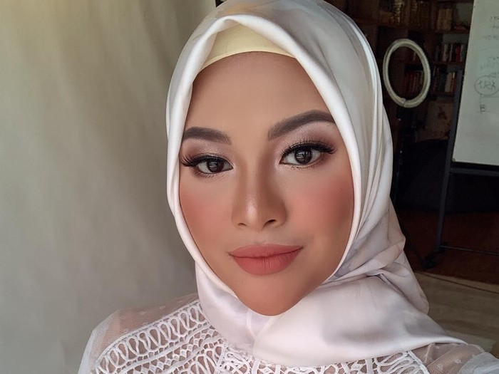 aurel hermansyah berhijab