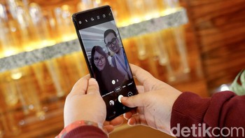 Kamera selfienya sendiri 40 MP. Foto: Adi Fida Rahman/detikINET