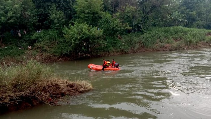 Siti Rohmah (40) dilaporkan hilang terseret arus sungai di Pekalongan, Rabu (12/2/2020).