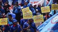Subiyanto mengungkapkan, pemerintah tidak transparan dalam pembahasan Omnibus Law Cipta Kerja.
