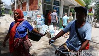 Namun miris dibalik itu, infrastruktur di pulau ini masih sangat memprihatinkan.