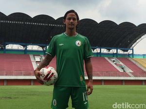PSS Sleman Resmikan Kepindahan Irfan Bachdim