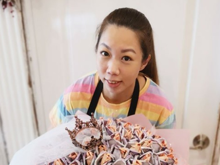 Bunga dari Uang Kertas di Hari Valentine Bunga dari Uang Kertas di Hari Valentine