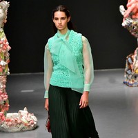 Fashion show Tory Burch fall/winter 2020 di New York Fashion Week 2020 yang digelar di Galeri Seni Sotheby, New York, Minggu [9/2/2020]. Photo by Slaven Vlasic/Getty Images.