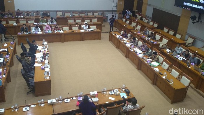 Rapat Komisi VIII DPR dengan Sekjen Kemenag (Nur Azizah Rizki Astuti/detikcom)