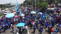Menurut dia, dalam RUU itu pesangon akan dipangkas dari 36 menjadi 19 bulan. Karena itu, Roy menilai jika Omnibus Law Cipta Kerja ini disahkan, nasib dan pendapatan buruh akan semakin menurun.