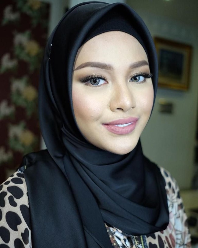 Aurel Hermansyah banyak mendapatkan respons positif dari netizen saat memakai hijab. Tak sedikit netizen yang mendoakan Aurel istiqomah. Foto: Instagram @ aurelie.hermansyah