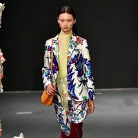 Fashion show Tory Burch fall/winter 2020 di New York Fashion Week 2020 yang digelar di Galeri Seni Sotheby, New York, Minggu [9/2/2020]. Photo by Slaven Vlasic/Getty Images.