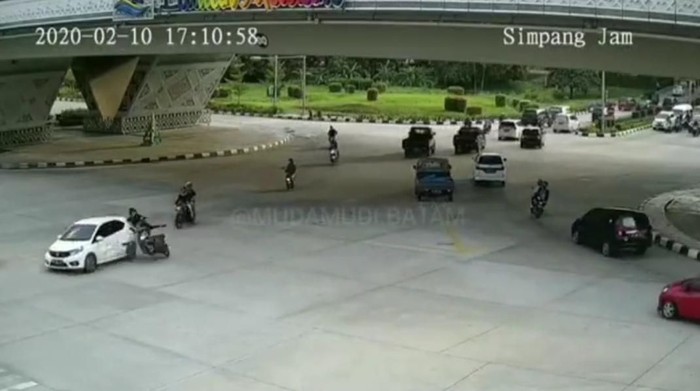 Dalam waktu satu hari dua kecelekaan terjadi di titik yang sama