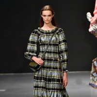 Fashion show Tory Burch fall/winter 2020 di New York Fashion Week 2020 yang digelar di Galeri Seni Sotheby, New York, Minggu [9/2/2020]. Photo by Slaven Vlasic/Getty Images.