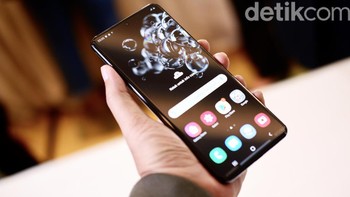 Mengusung layar Dynamic AMOLED 2x. Foto: Adi Fida Rahman/detikINET