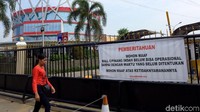 Begini suasana di kawasan Mal Cipinang, Jakarta Timur, yang terlihat masih tutup.