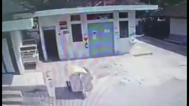 Heboh Video Gerobak Jalan Sendiri di RS Gunungkidul Bikin #rabuambyar 