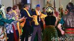 Aksi RK dan Dede Yusuf Menari Jemplang Harepan