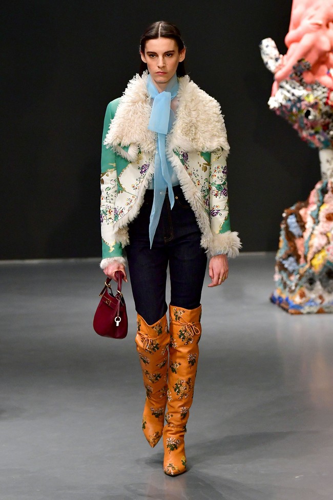 Fashion show Tory Burch fall/winter 2020 di New York Fashion Week 2020 yang digelar di Galeri Seni Sotheby, New York, Minggu [9/2/2020]. Photo by Slaven Vlasic/Getty Images.