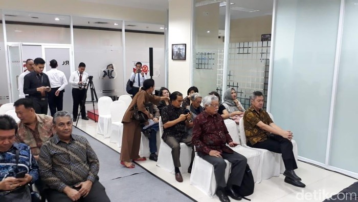 Nasabah Jiwasraya di Kantor OJK