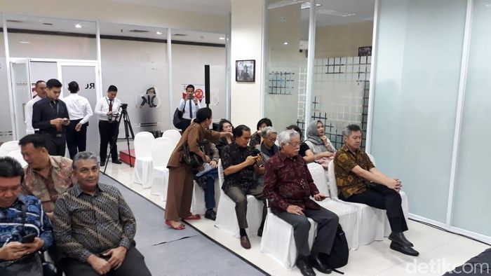 Nasabah Jiwasraya di Kantor OJK Nasabah Jiwasraya di Kantor OJK