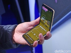 Galaxy Z Flip, Ponsel Layar Lipat Harga Rp 21 Juta